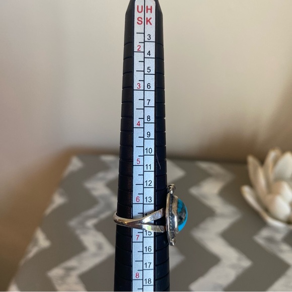 Vintage Native American Turquoise Sterling Silver Ring - Picture 3 of 12